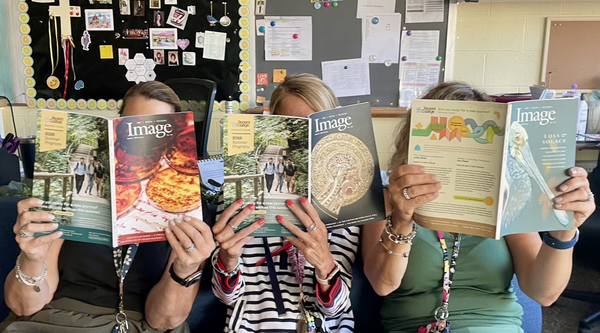 Three Ladies Reading Image